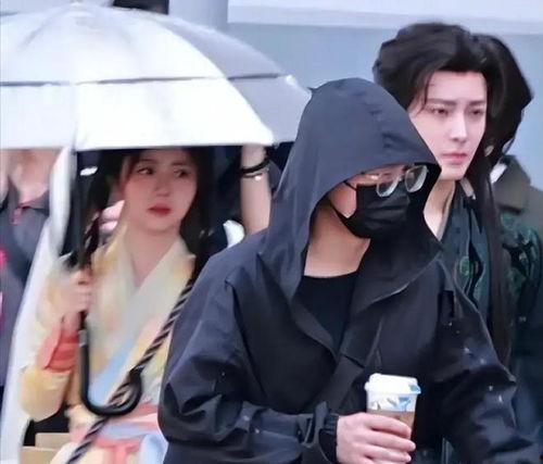 娱乐八卦吃瓜简介图片,跟随吃瓜群众，一探究竟